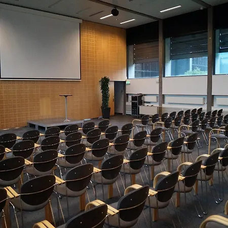 Idraettens Hus Og Konference Szálloda Brøndbyvester