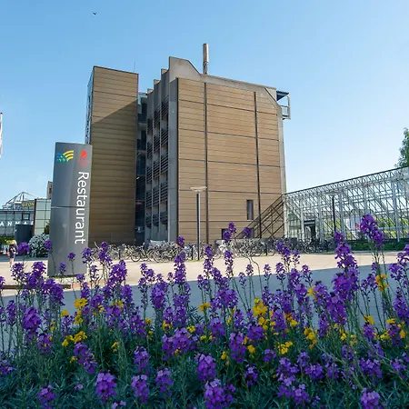 Idraettens Hus Og Konference Szálloda Brøndbyvester
