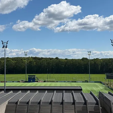 Idraettens Hus Og Konference Szálloda Brøndbyvester